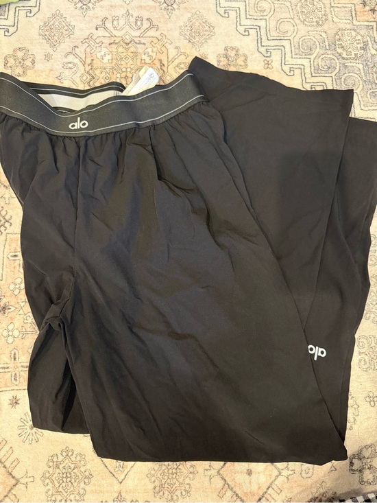 ALO Yoga Pants - Alo Black and Gray Pants - Logo Waistband